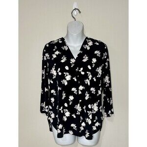 41 Hawthorn Black & White Floral V-Neck Shirt Size S Small NWT!!!